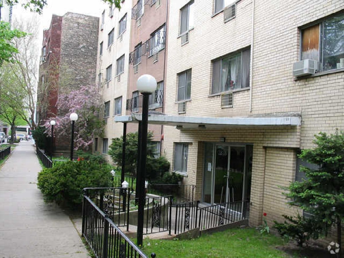  Rented Chicago Illinois, 2828 Cambridge
