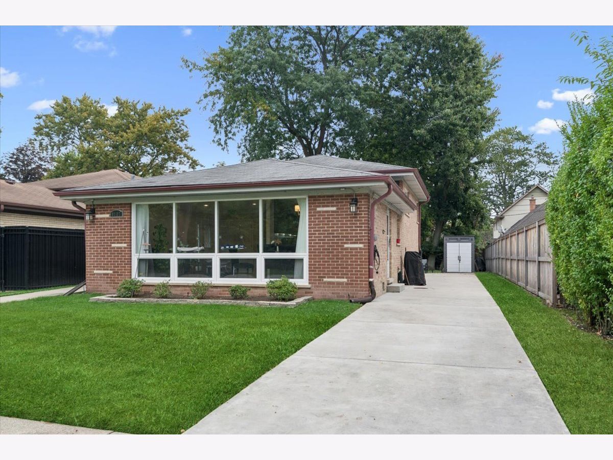 Rented Morton Grove Illinois, 9107 Meade