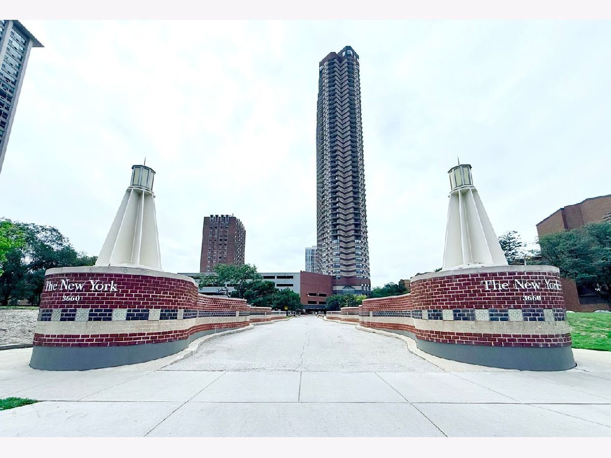 Condominiums For Rent The New York Chicago Illinois, 3660 Lake Shore