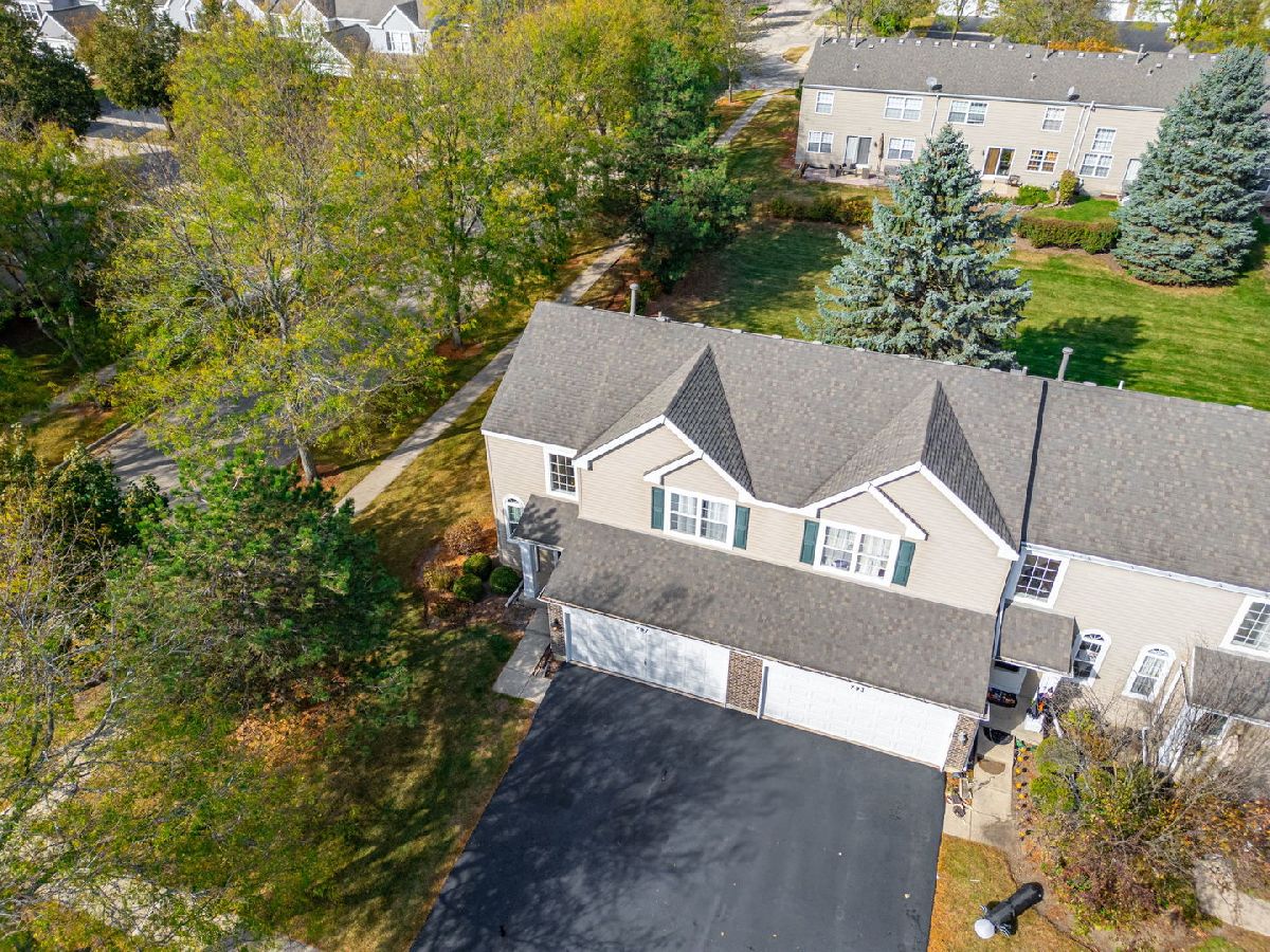  For Sale Crystal Lake Illinois, 797 Silk Oak Lane