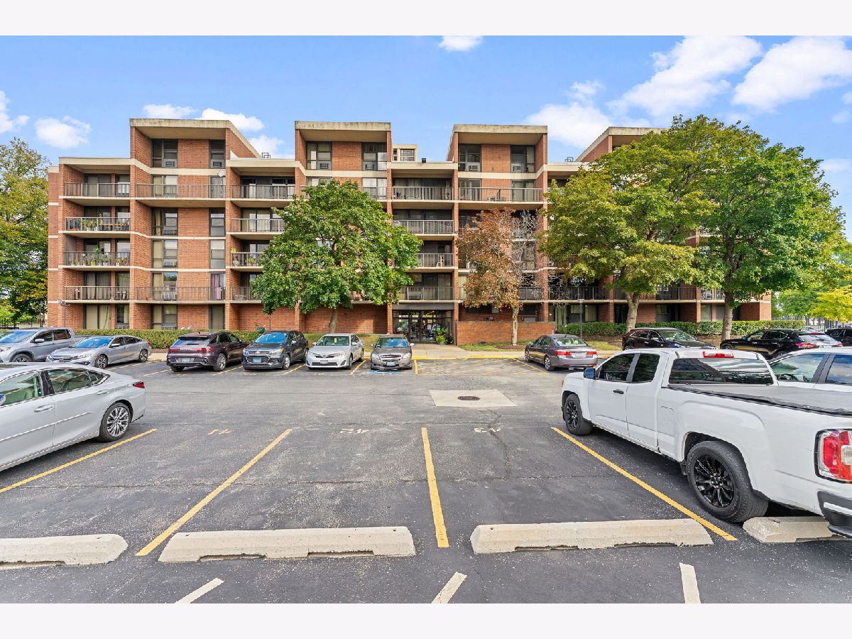 Condos & Townhomes For Sale South Commons Chicago Illinois, 2941 Michigan Avenue