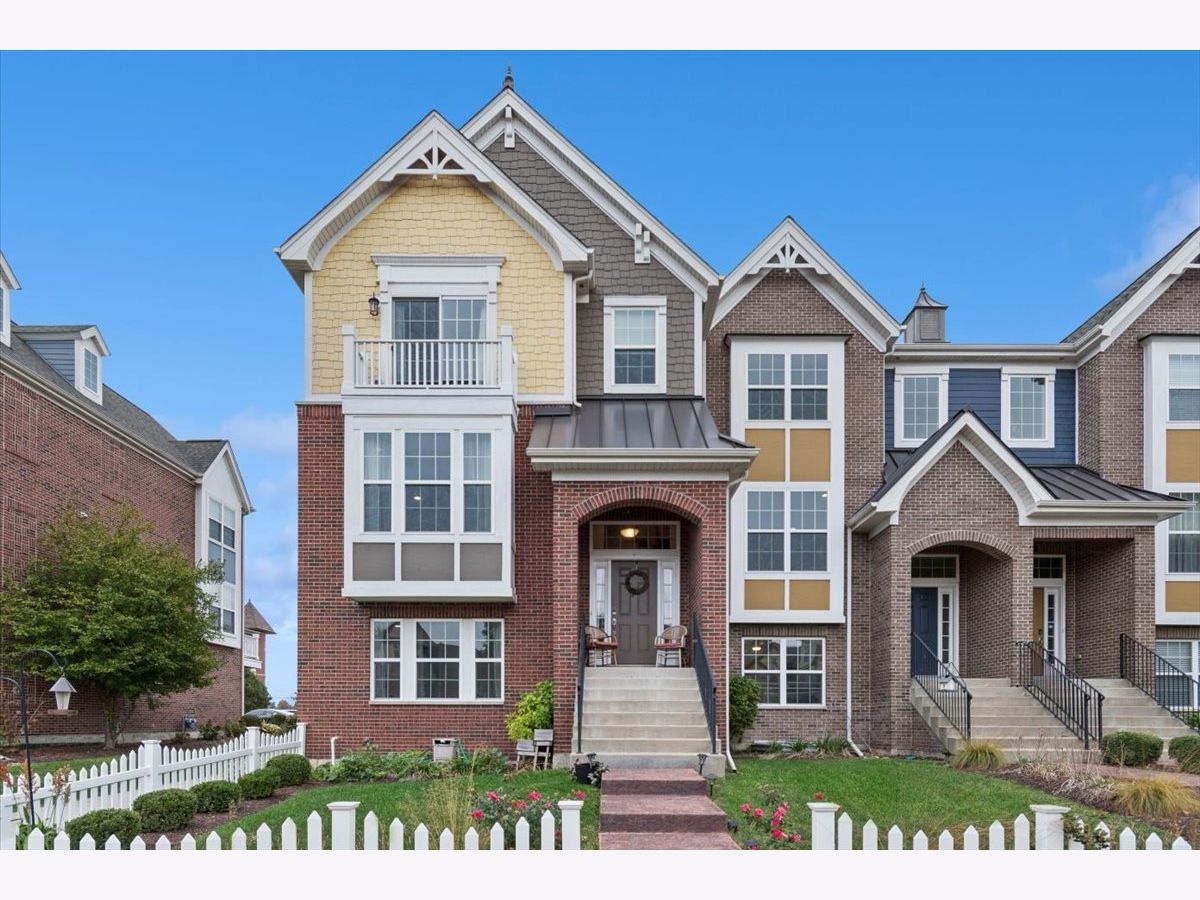 Townhomes & Condos For Sale English Rows Naperville Illinois, 4199 Royal Mews Circle