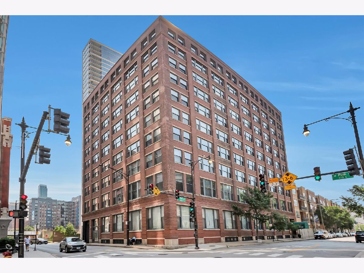 Condominiums For Sale Paper Place Lofts Chicago Illinois, 801 Wells Street