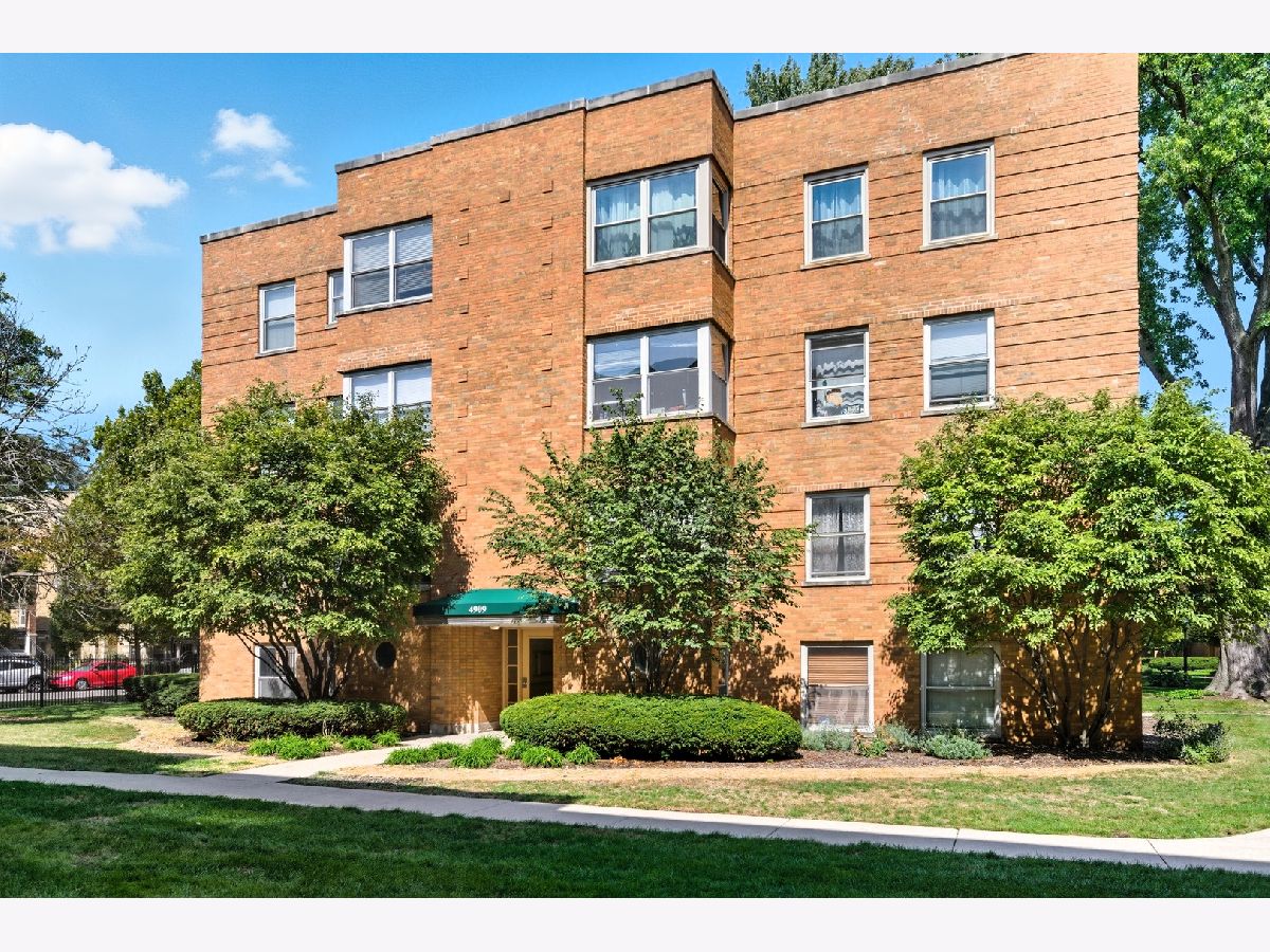  For Sale Chicago Illinois, 4909 Wolcott Avenue