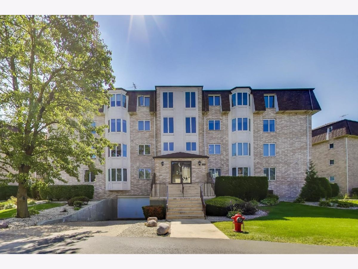 Condominiums For Sale Lakeview Club Lansing Illinois, 3640 186th Street