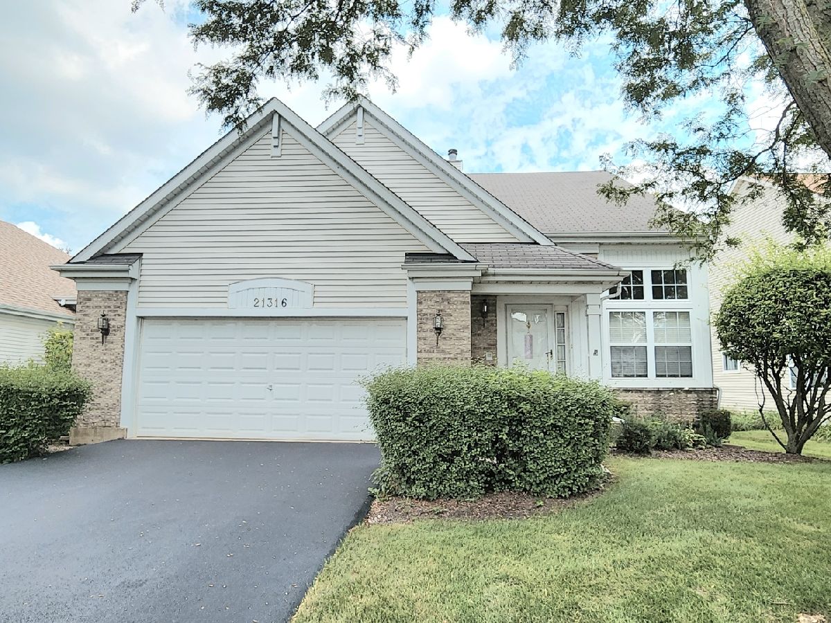 Townhomes & Condos & Homes For Sale Carillon Plainfield Illinois, 21316 Redwood Drive