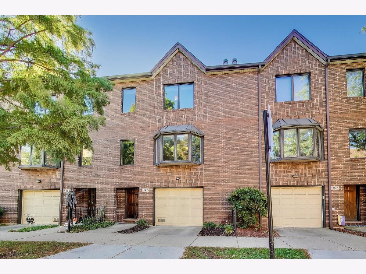  Rented Chicago Illinois, 2305 Thomas