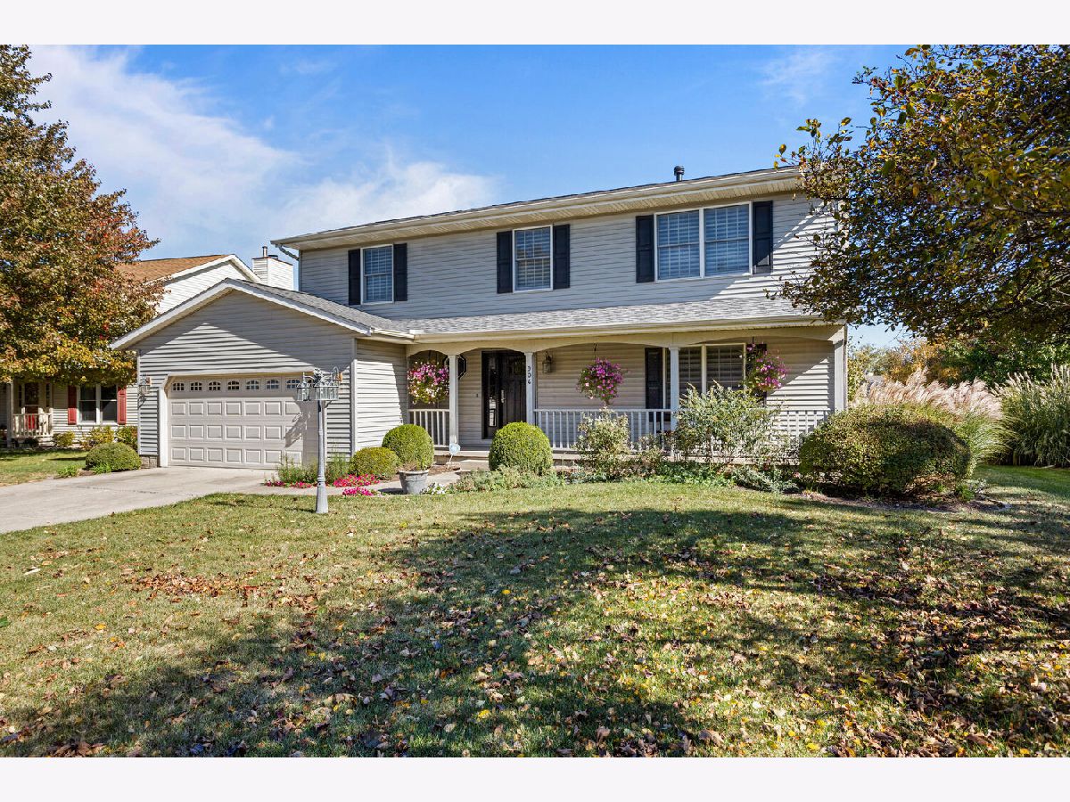 Homes & Condos & Townhomes Sold Arbor Meadows Savoy Illinois, 904 Wesley