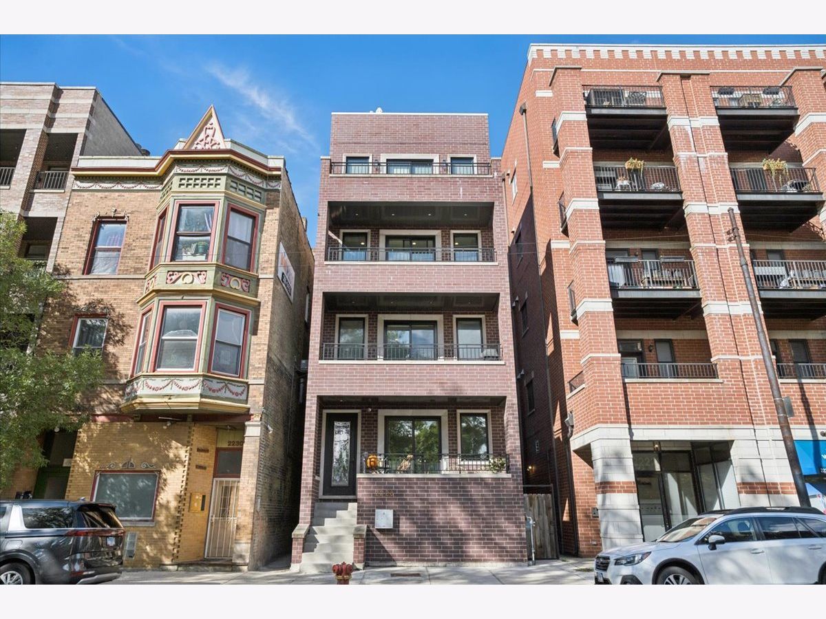  For Sale Chicago Illinois, 2228 Belmont Avenue
