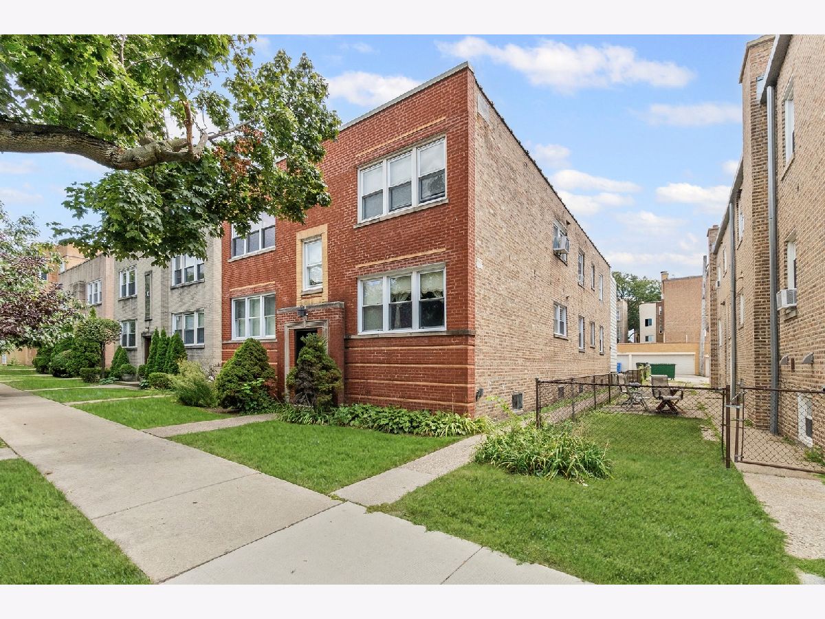 Homes & Condos & Townhomes For Rent Budlong Woods Chicago Illinois