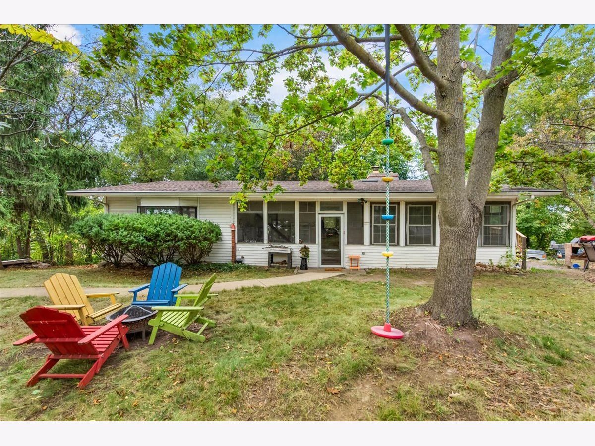  For Sale Elgin Illinois, 26 Glen Echo Road