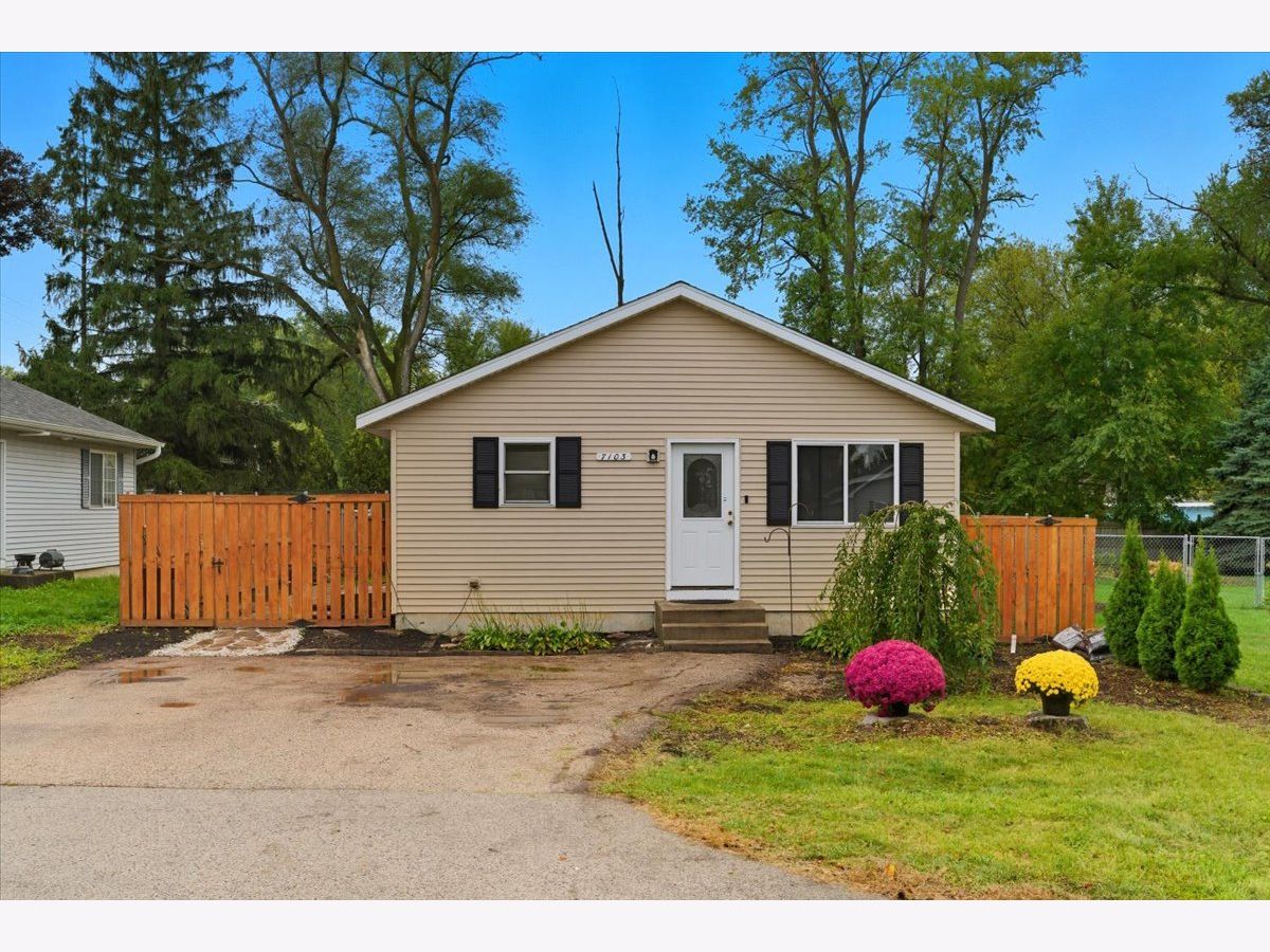  For Sale Wonder Lake Illinois, 7103 Delaware Road