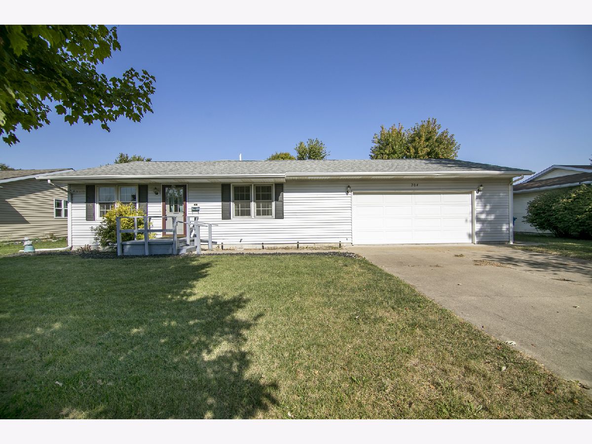  For Sale Watseka Illinois, 704 Ash Street