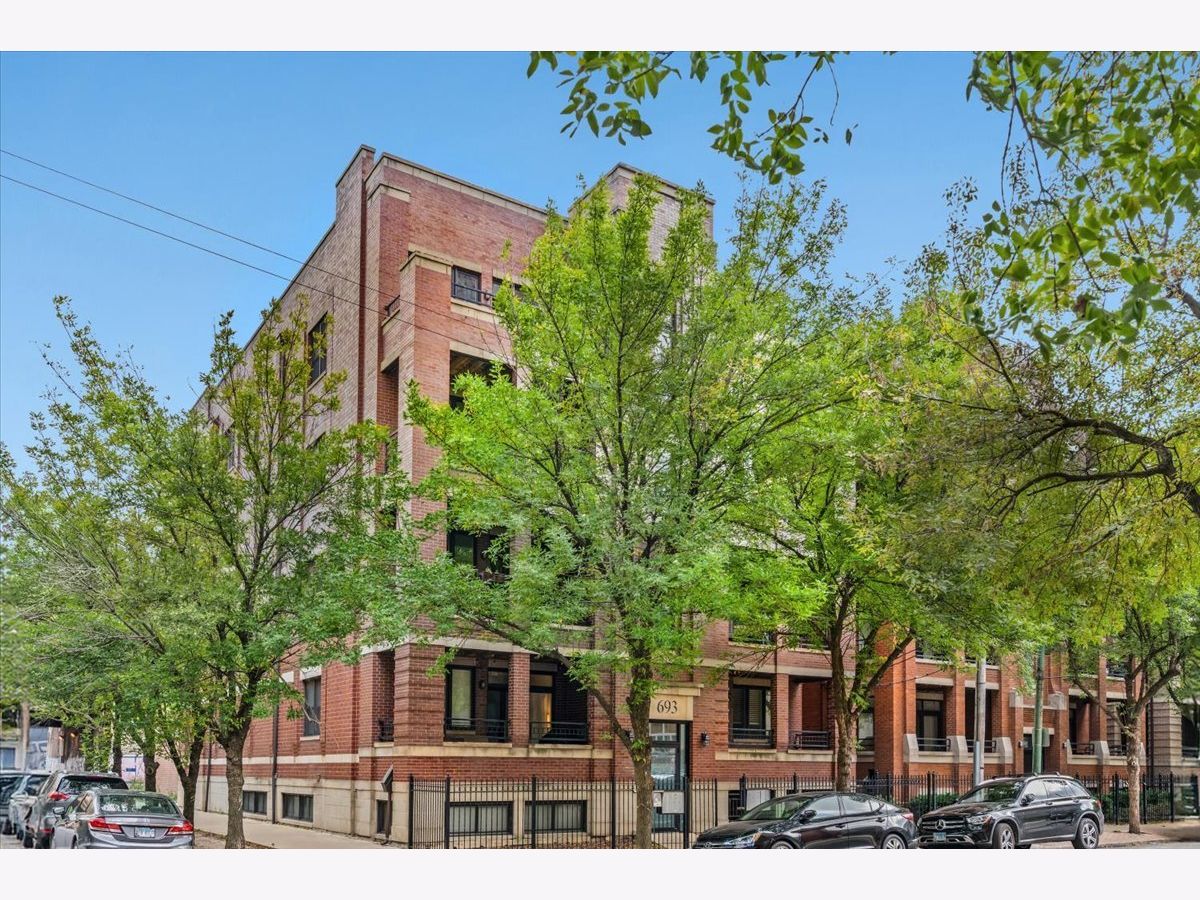  For Rent Chicago Illinois, 693 Peoria