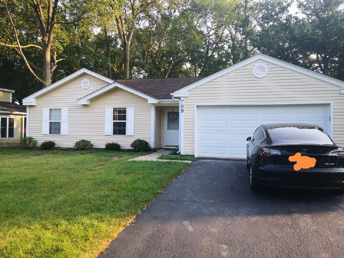Homes & Townhomes For Rent Fox River Shores Island Lake Illinois, 709 Dartmouth