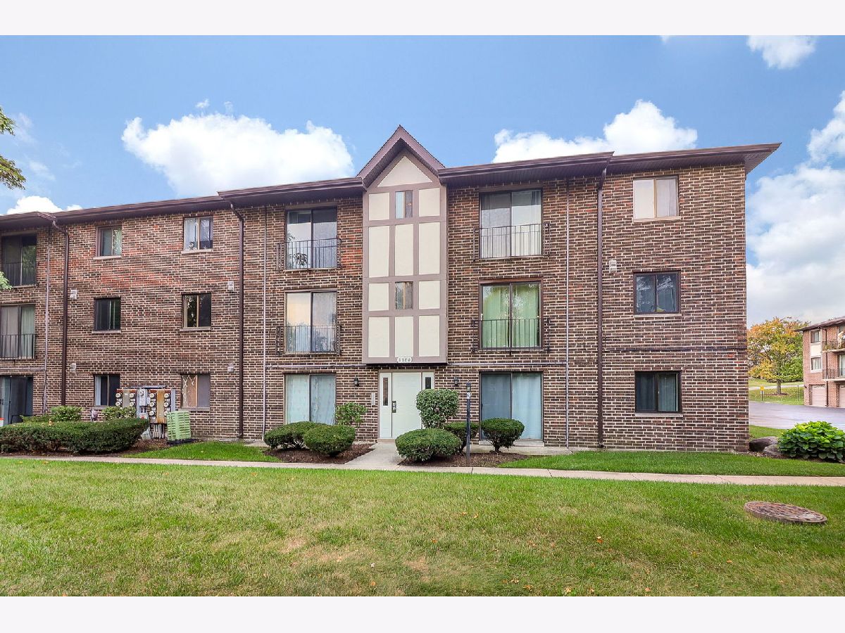 Condominiums For Sale Cambridge Cove Naperville Illinois, 1721 Washington Street