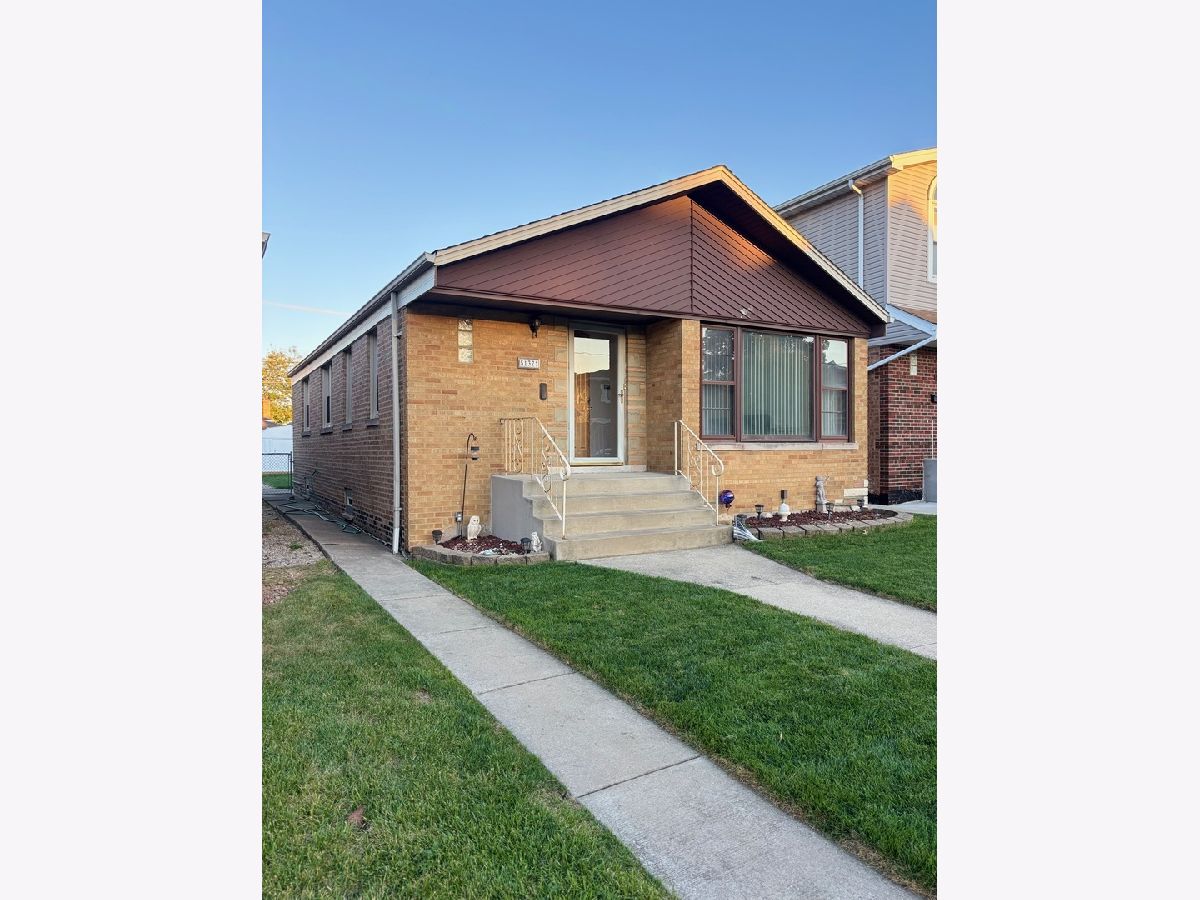  For Sale Chicago Illinois, 5137 Rutherford Avenue