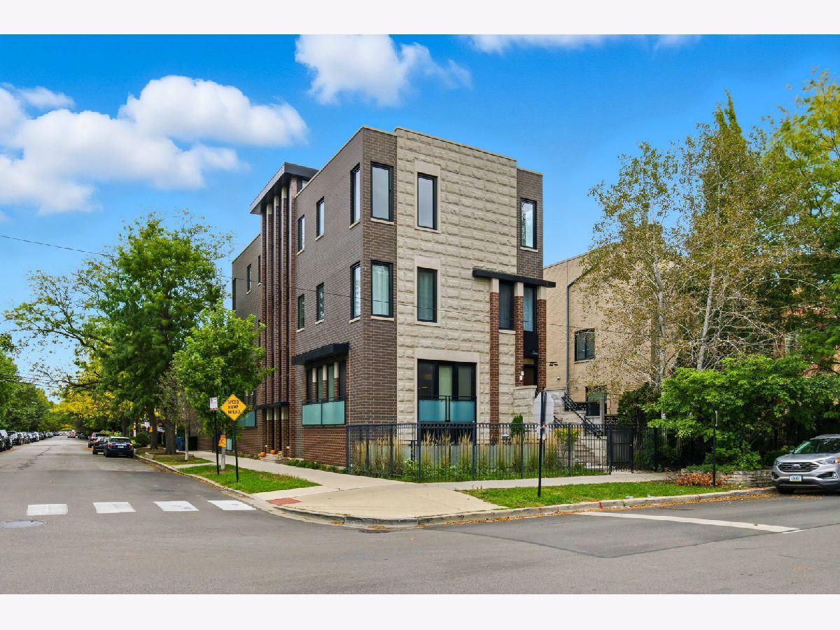  For Sale Chicago Illinois, 1656 Wrightwood Avenue