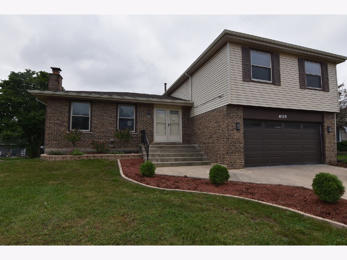  For Sale Matteson Illinois, 6125 Sunflower Drive