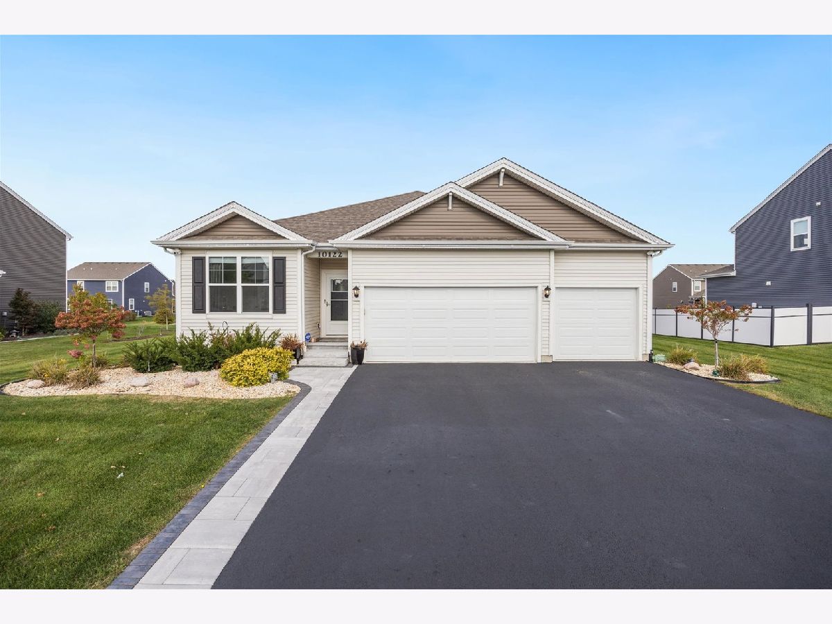  For Sale Huntley Illinois, 10122 Jonamac Avenue