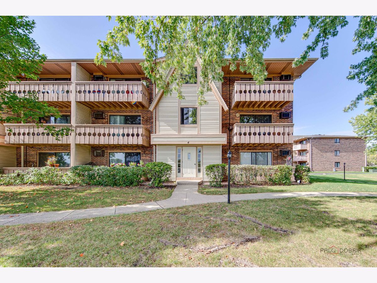  For Sale Vernon Hills Illinois, 4 Parkside Court