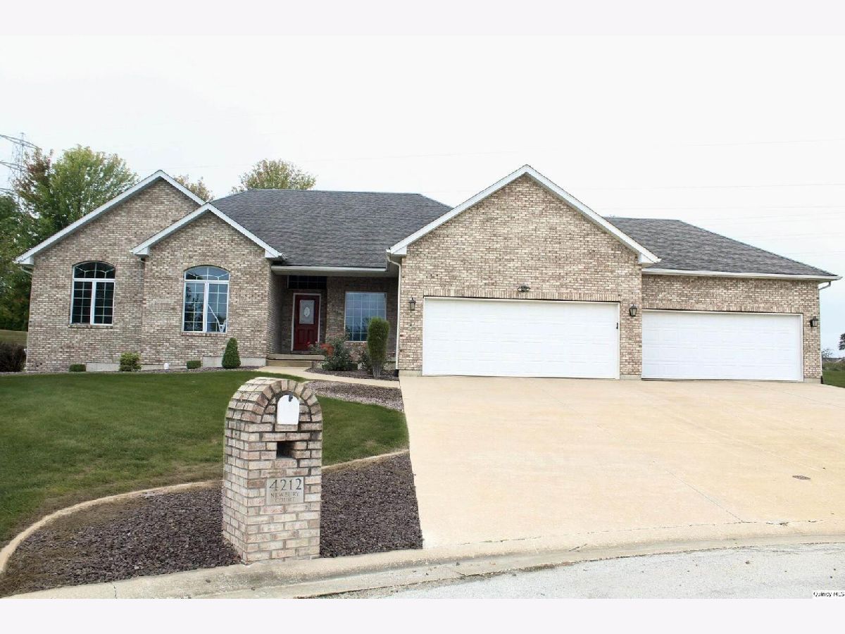  For Sale Quincy Illinois, 4212 Newbury Ct