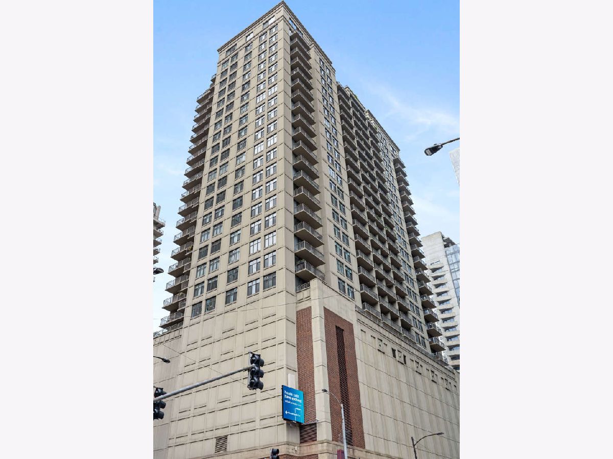Condominiums For Sale State Parkway Condos Chicago Illinois, 630 State Street