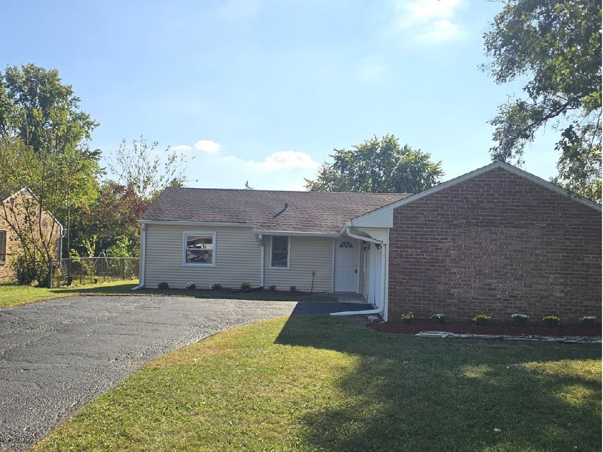 Homes For Sale Colonial Village Bolingbrook Illinois, 157 Vernon Drive