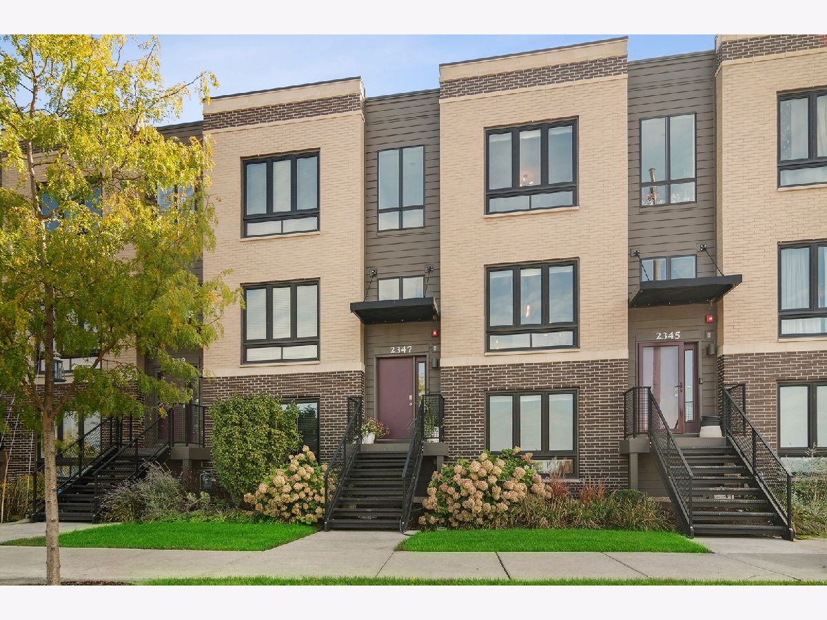  For Sale Schaumburg Illinois, 2347 Parkside Drive