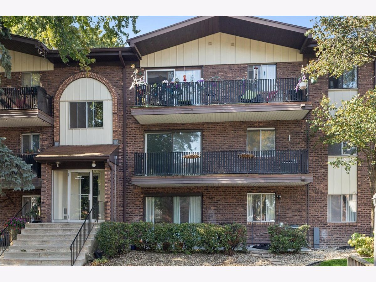  For Sale Crestwood Illinois, 13933 James Drive