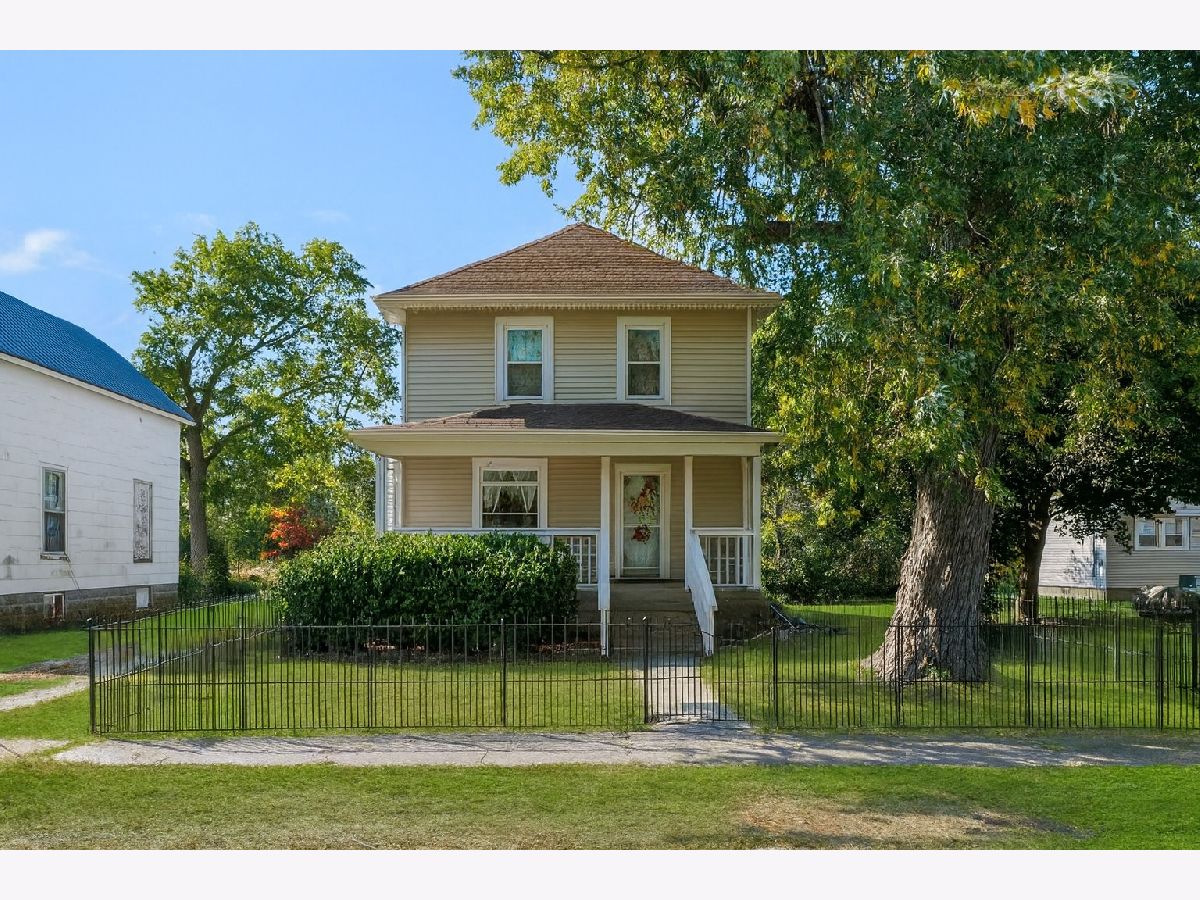  For Sale Roberts Illinois, 217 Main Street