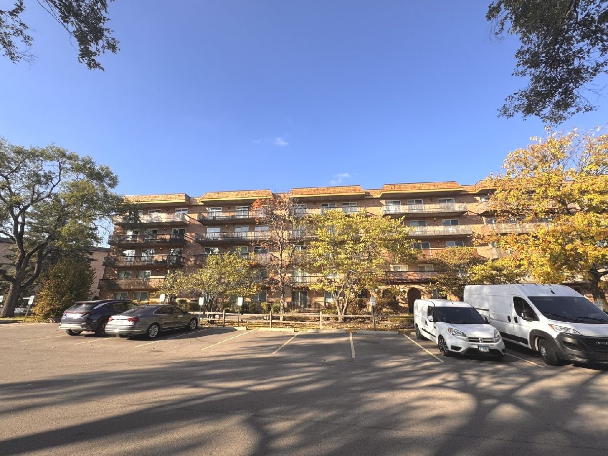  For Sale Downers Grove Illinois, 502 Redondo Drive