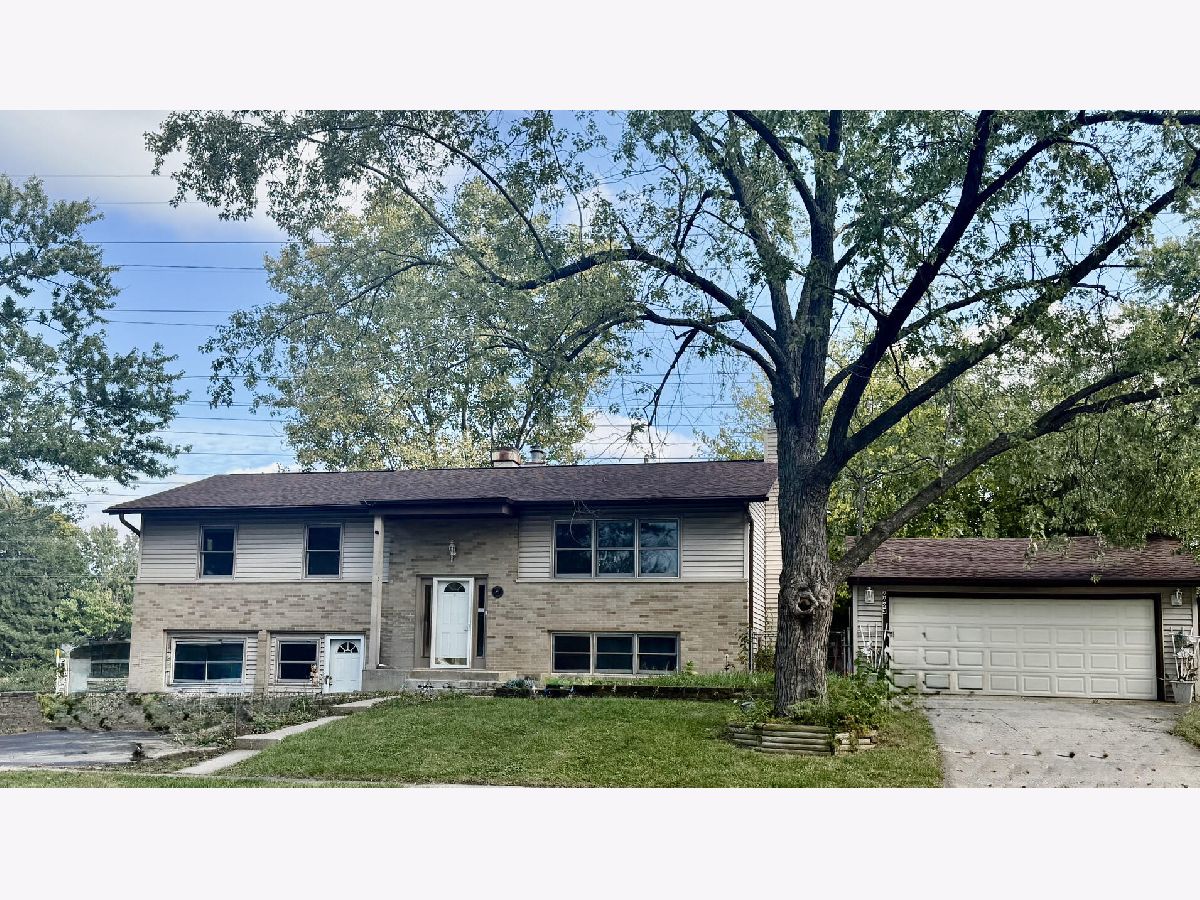  For Sale Woodridge Illinois, 6623 Patton Drive