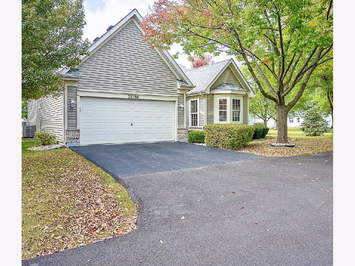 Townhomes & Condos & Homes For Sale Carillon Plainfield Illinois, 21056 Aspen Lane