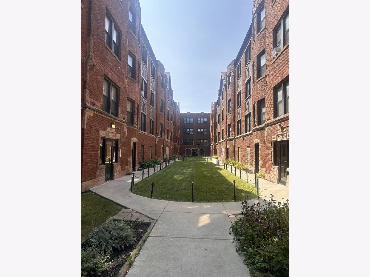 Rented Chicago Illinois, 5244.5 Drexel