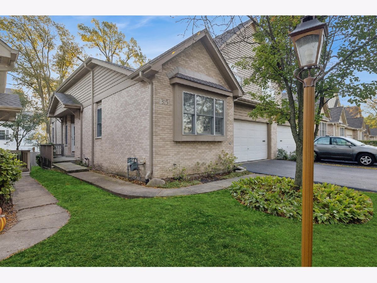  For Sale Clarendon Hills Illinois, 315 Regal Court
