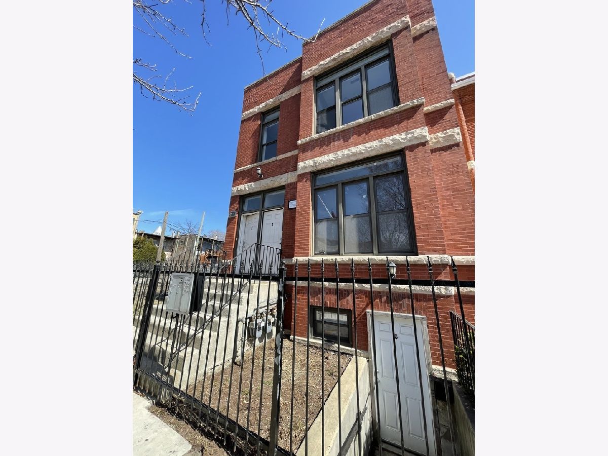 Rented Chicago Illinois, 321 Whipple