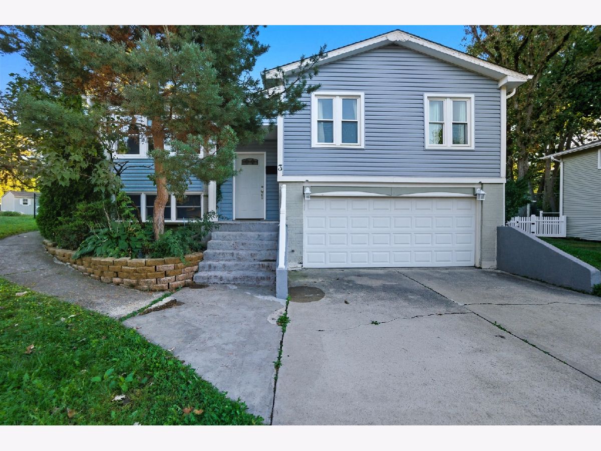  For Sale Woodridge Illinois, 3 Oakview Court