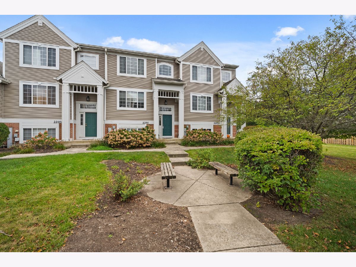 Townhomes & Condos For Sale Ogden Pointe At The Wheatlands Aurora Illinois, 2295 Twilight Drive