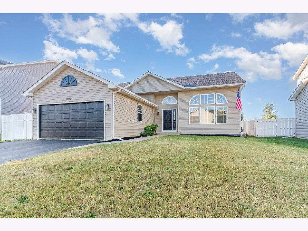 For Sale Romeoville Illinois, 2057 Helen Drive