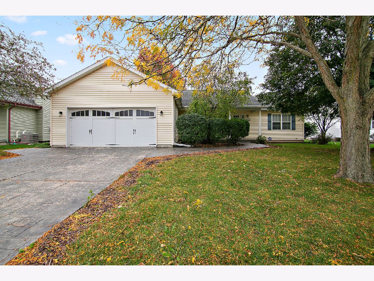  For Sale Manteno Illinois, 374 Mcguire Drive