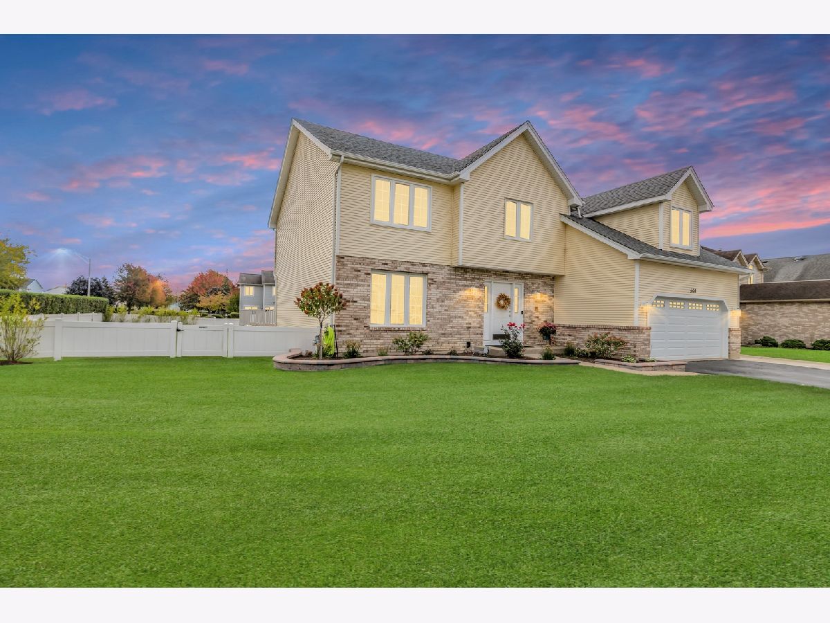  For Sale Bartlett Illinois, 560 Valleyview Drive