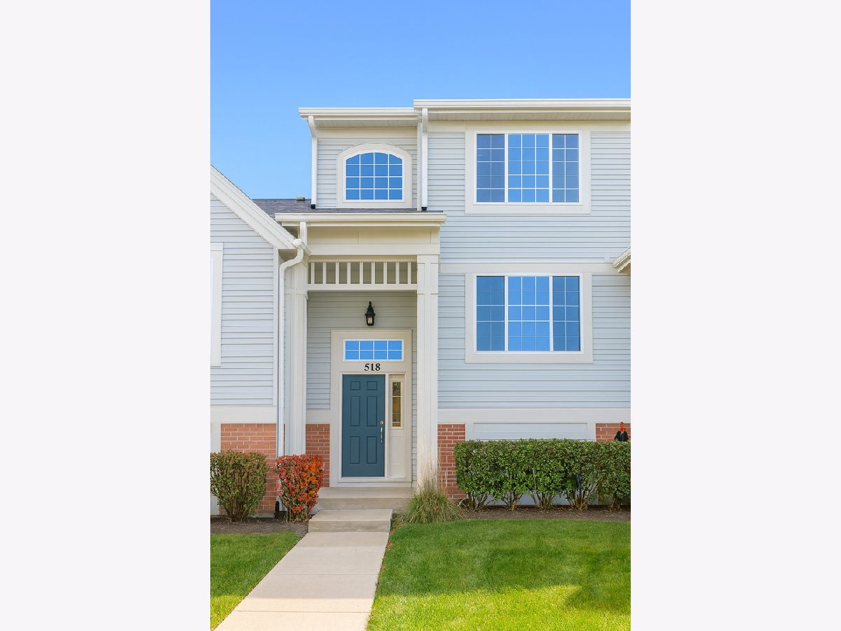 Townhomes & Condos & Homes For Rent Cambria Cary Illinois, 518 New Haven