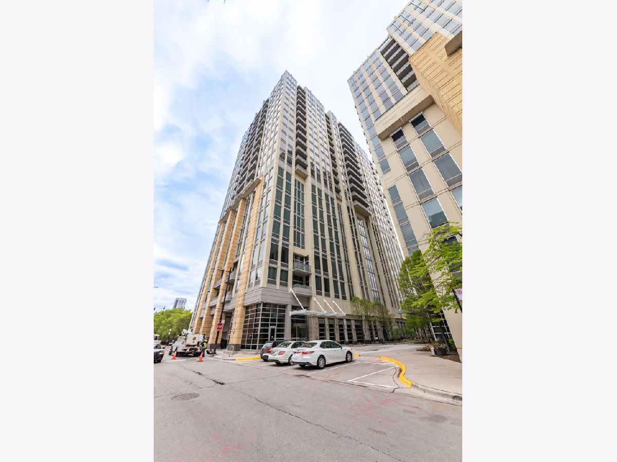  Rented Chicago Illinois, 700 Larrabee