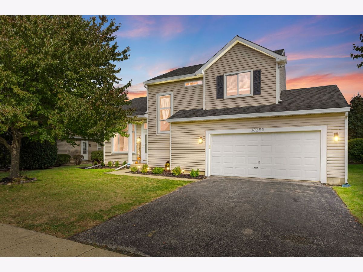 Townhomes & Homes For Sale Bridlewood Gurnee Illinois, 36253 Bridlewood Avenue