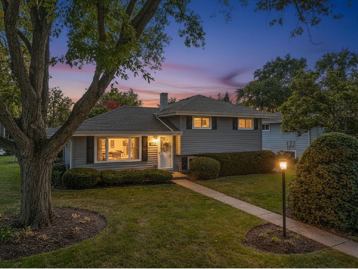  For Sale Lisle Illinois, 723 Inverness Road