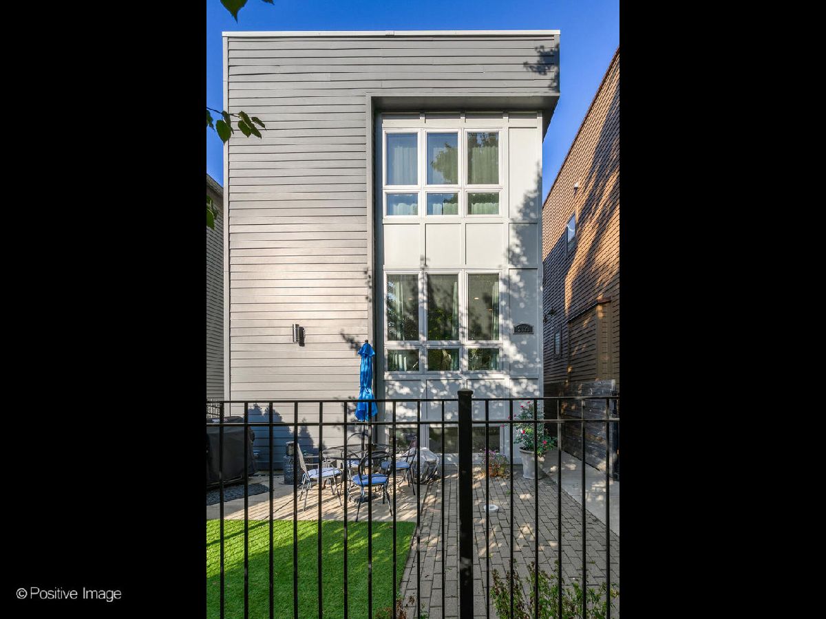  For Sale Chicago Illinois, 2139 Bingham Street