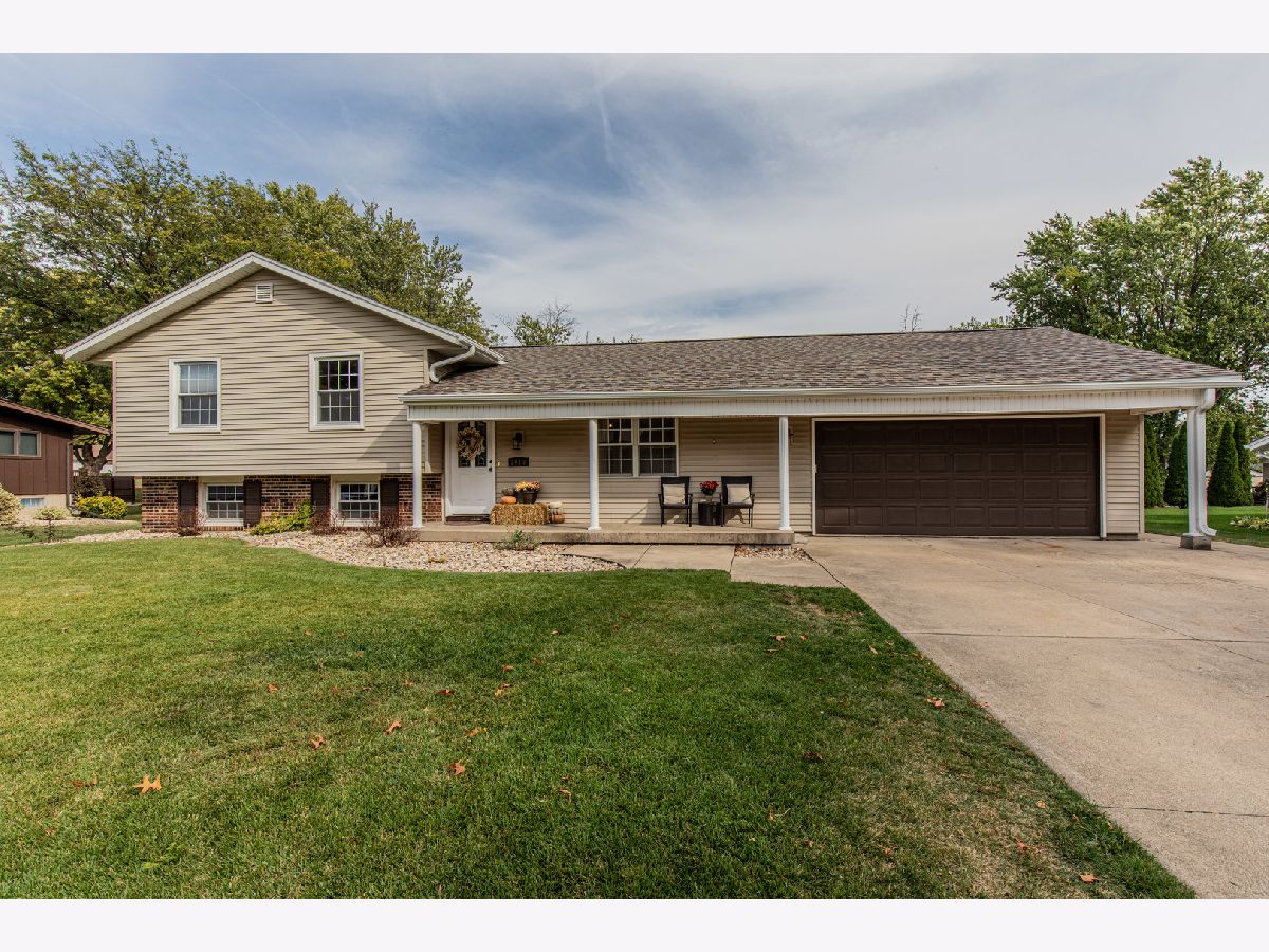  Sold Mendota Illinois, 2013 Pine