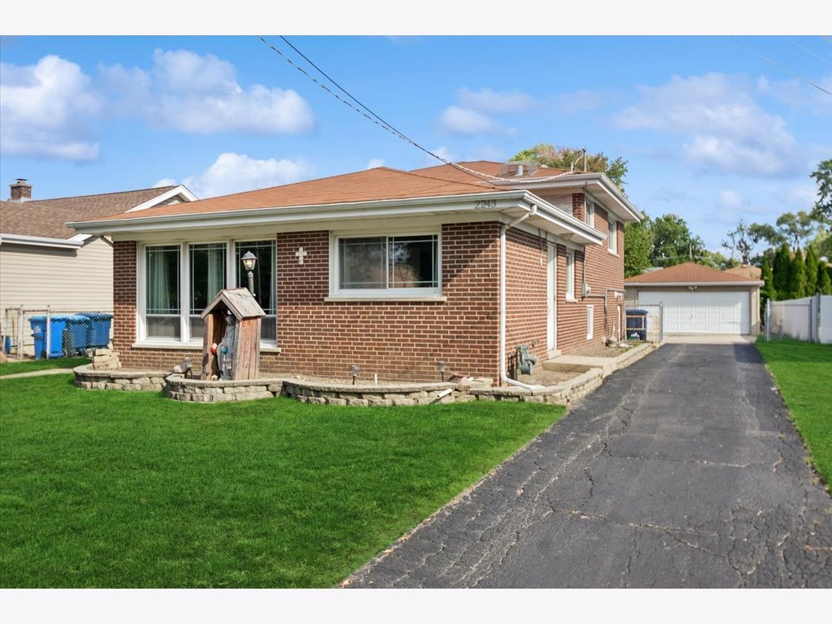  For Sale Des Plaines Illinois, 2243 Wolf Road
