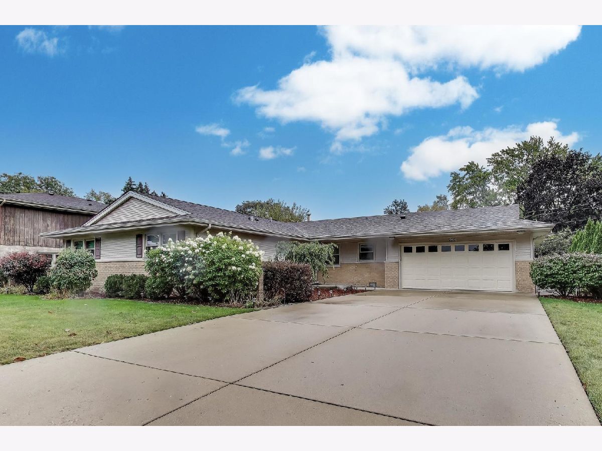 For Rent Wheeling Illinois, 933 Garden